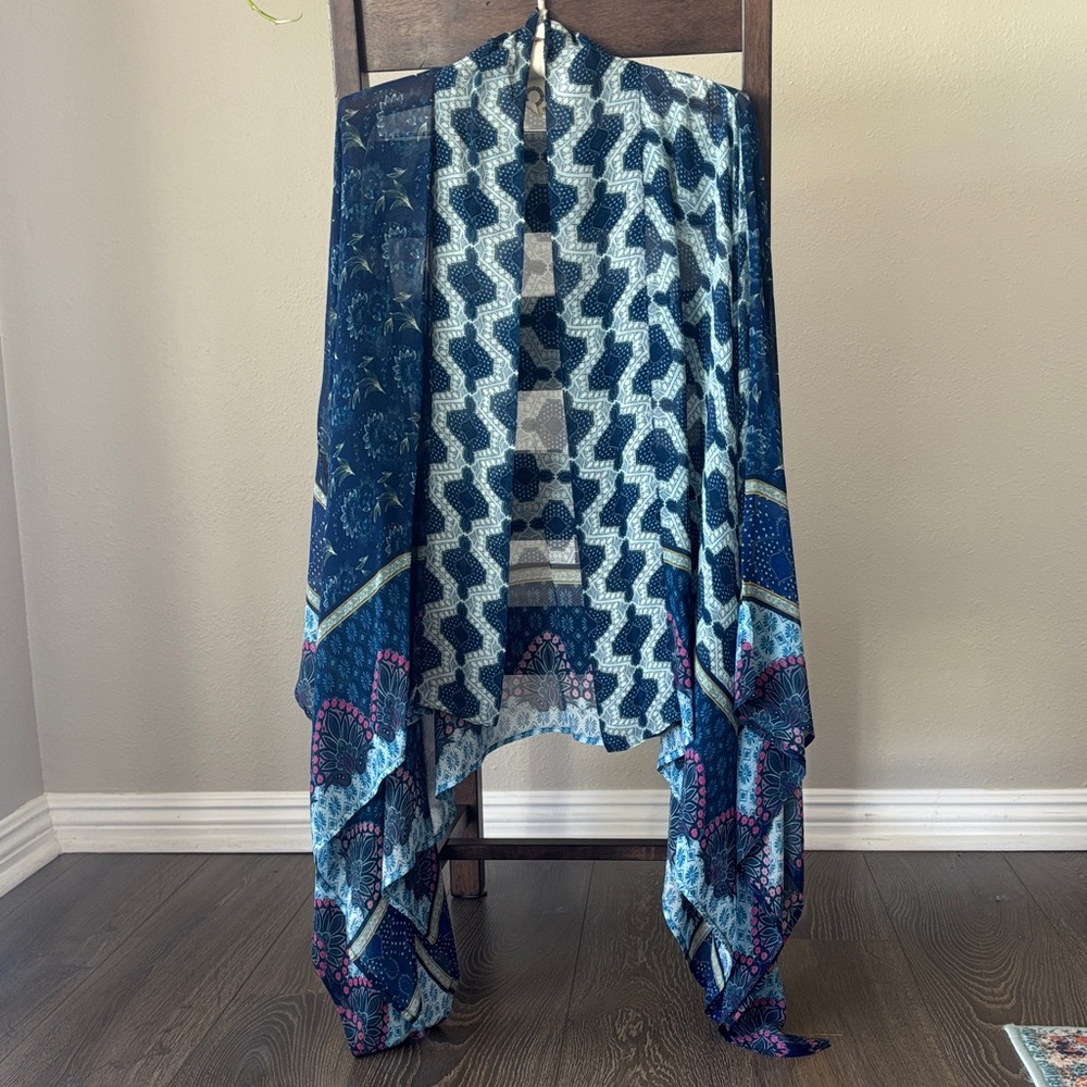 Anthropologie Akemi + Kin Blue Mixed Print Kimono